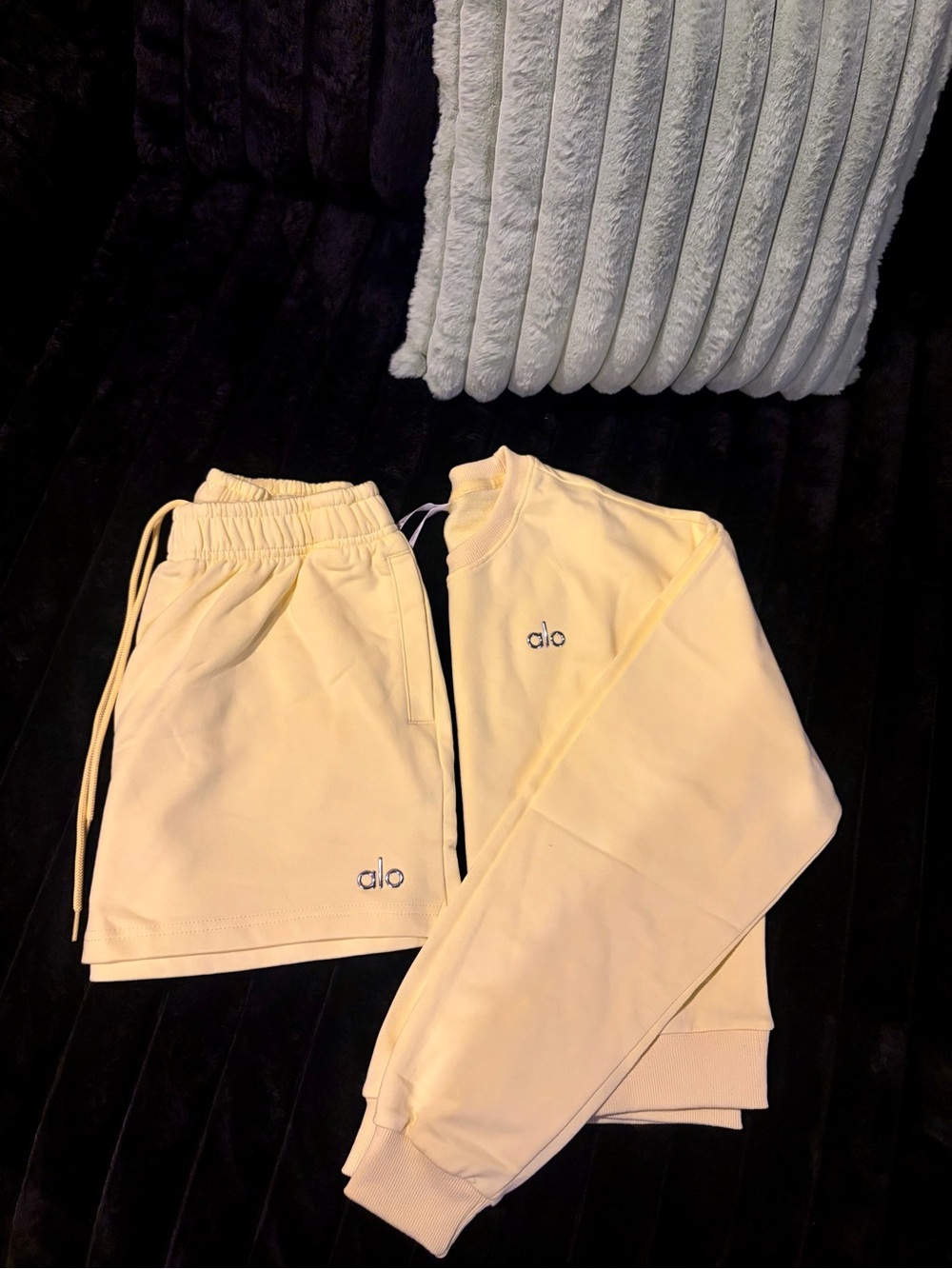 ALO Yoga Women’s Yellow Two-Piece Sweatshirt & Shorts Set - Size Small